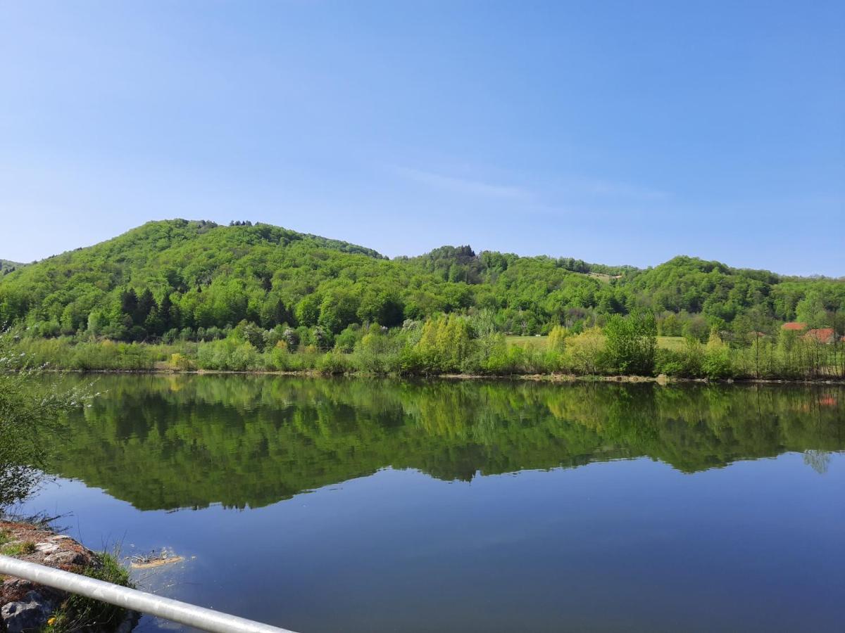 Holiday Home Neokrnjena Narava Sevnica Luaran gambar