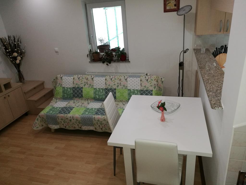 Holiday Home Neokrnjena Narava Sevnica Luaran gambar