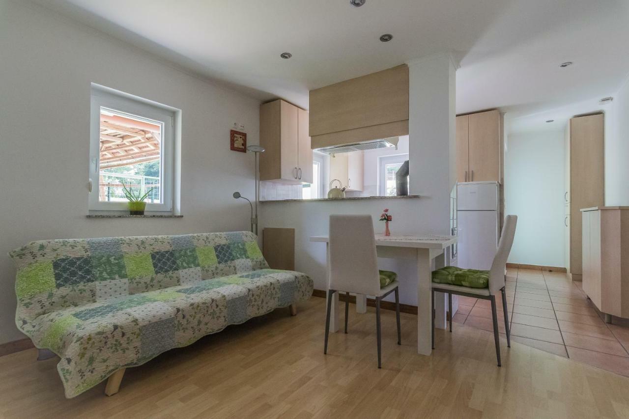 Holiday Home Neokrnjena Narava Sevnica Luaran gambar